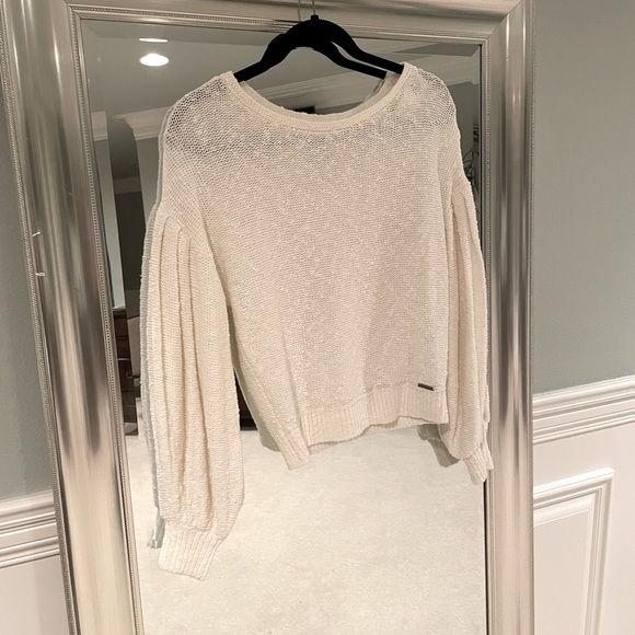 New With Tags Abercrombie Boucle Drop Shoulder XS Cream - Picture 3 of 4